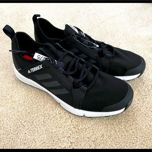 NEW Adidas Goretex Terrex Trail Running Shoes 9